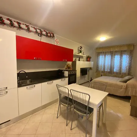 Lägenhet B E B House Castellanza